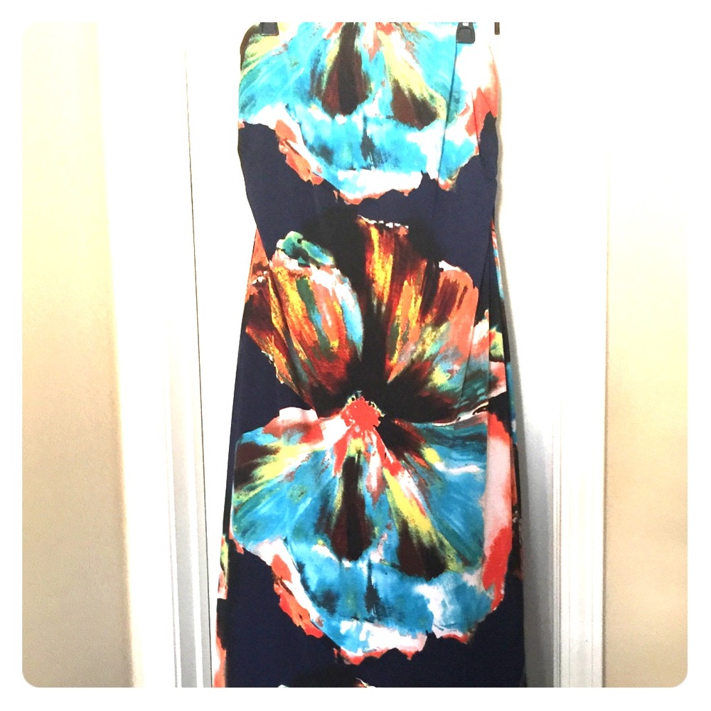 Beautiful, strapless maxi dress